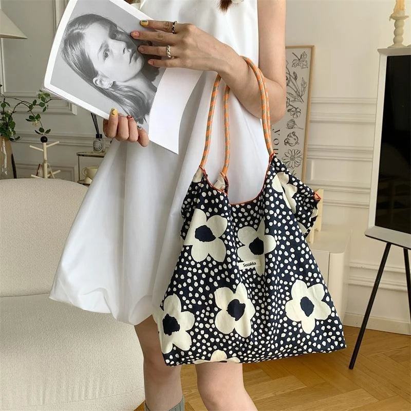 Daisy Canvas Shoulder Bag